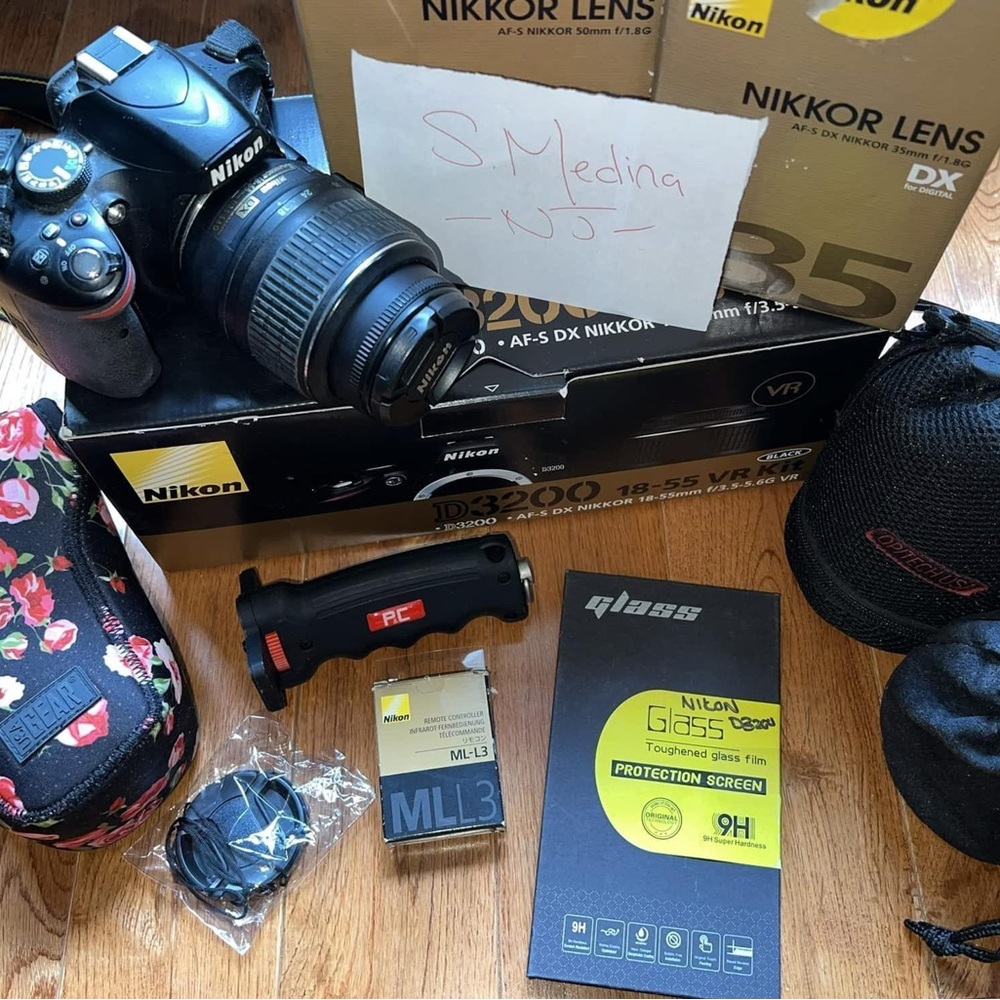 Nikon D3200 BUNDLE